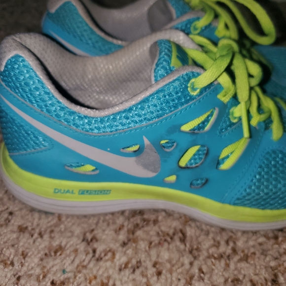 Nike Dual Fusion - Picture 2 of 8